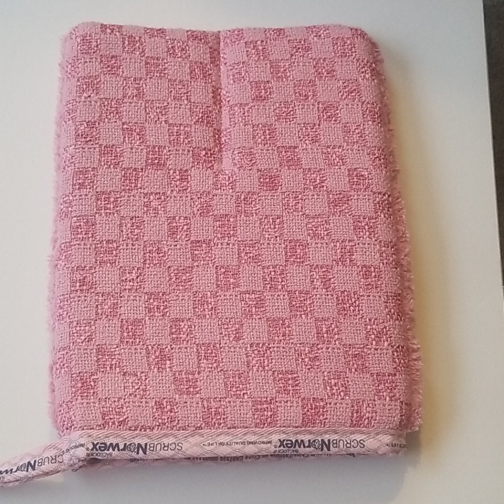 New Norwex - Bathroom Scrub Mitt Pink
